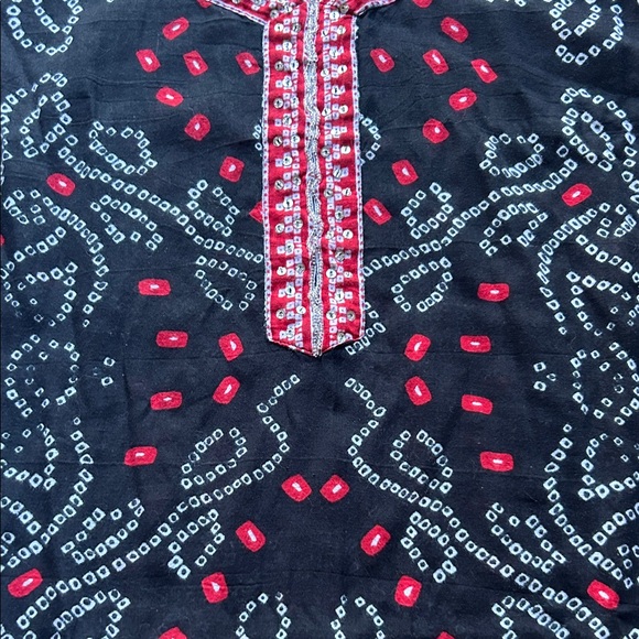 Vintage Funky Patterned Embroidered Dress w/ Sequins and beaded detailing - Picture 4 of 9